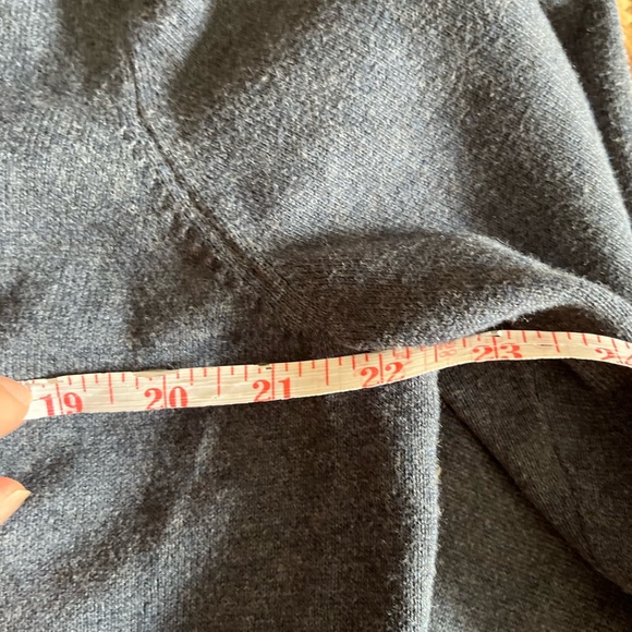 Tommy Hilfiger Men's Adaptive Cardigan with Magnetic Buttons - Picture 9 of 10